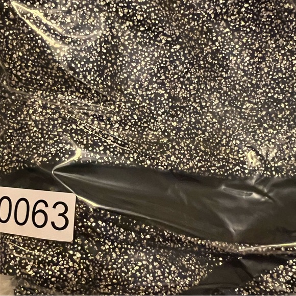 TORRID SKIRT SIZE:1 WAIST:19” LENGTH:24” This skirt has a lot of stretch to it. - Picture 13 of 13